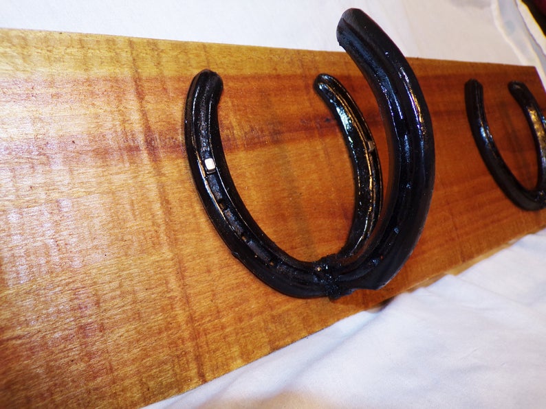 Reclaimed Poplar Wood Rustic Lumbar Horseshoe Hook Coat Rack